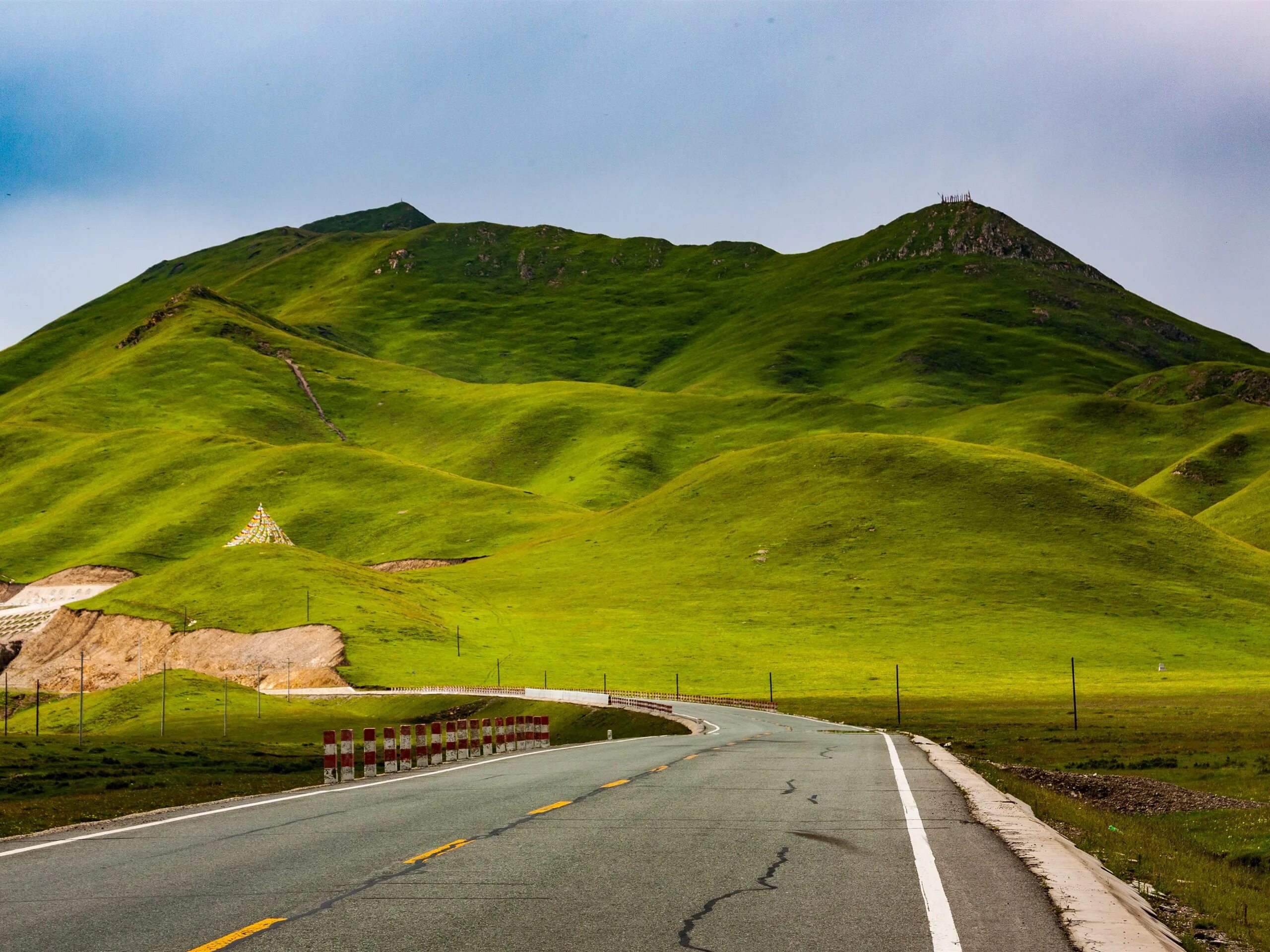 Дорога холмы. Горы холмы. «Зеленые холмы». Beautiful hill