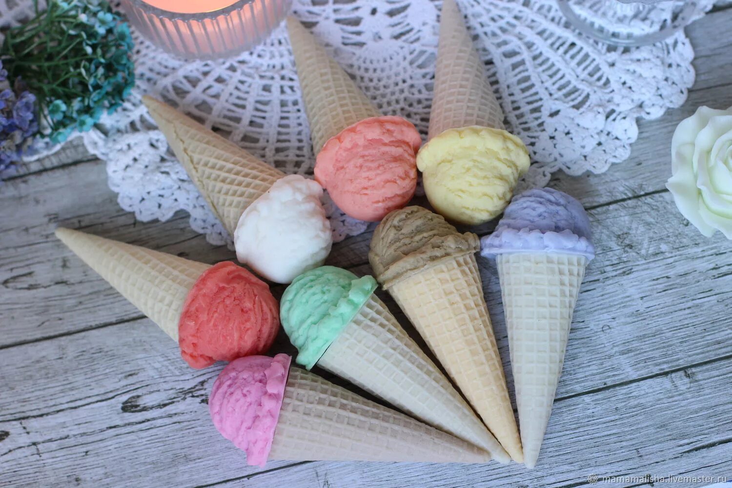 мороженое спб monkeys. джелато мороженое белый фон. вафельный рожок для мороженого. зефир в вафельном рожке. рожок вафельный джелато.