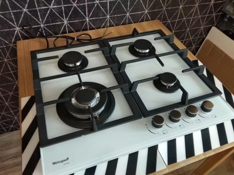 Weissgauff hgg 641 bgh. Индукционная варочная панель weissgauff hi 643 by 4 конфорки. Электрическая плита weissgauff wes 2v16 se. Вейсгауф панель газовая. Газовая варочная панель weissgauff hgrg 641 owr.