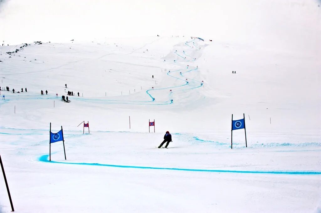 Большой вудъявр горнолыжный курорт. Кировск горнолыжный курорт большой вудъявр. Большой вудъявр горнолыжный курорт. Горнолыжный склон большой вудъявр кировск. Горнолыжка хибины кировск.
