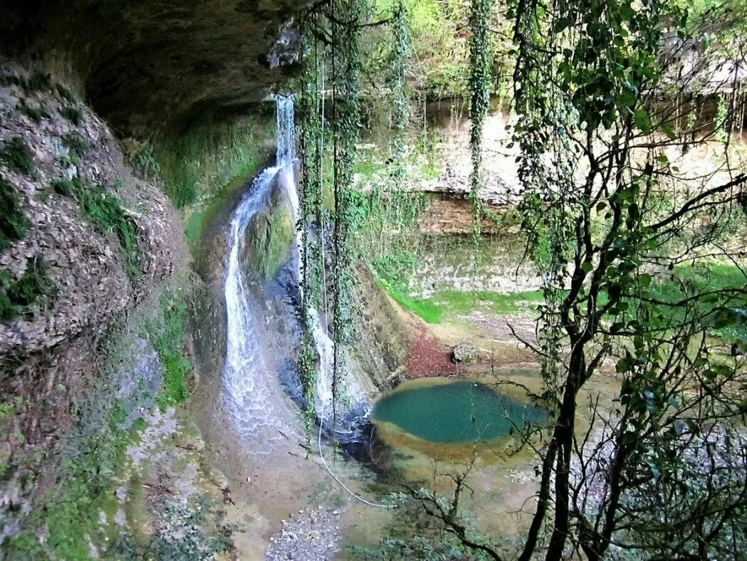 Что такое абхазия и где она находится. Шакуранский каньон Абхазия. Шакуранский водопад в Абхазии. Барьяльский водопад в Абхазии. Мачарский водопад в Абхазии.