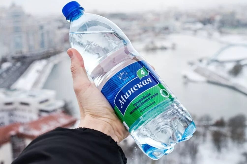 Вода 4 в коробках. Вода минская 0,5. мзбн. минералка. белорусская минеральная вода.