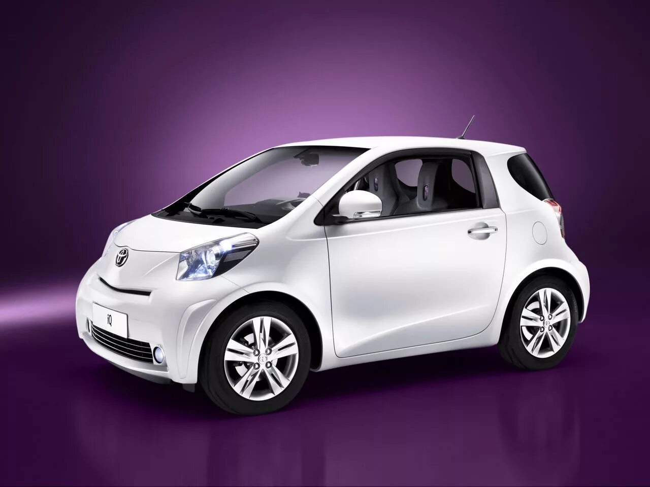 Недорогие машины механика. Toyota IQ 2008 - 2011. Toyota IQ 2021. Toyota IQ kgj10. Toyota IQ 2009.