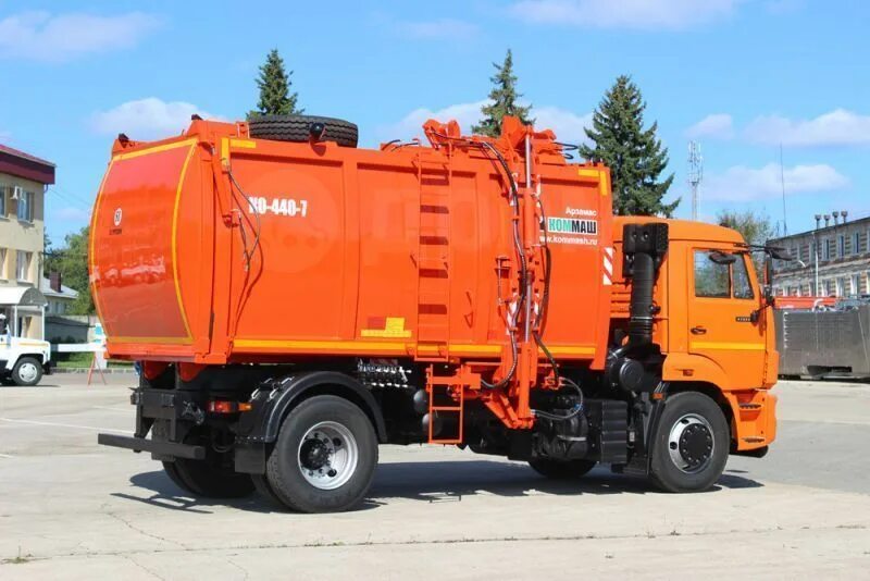 7 мусоровозов. Ко-427-03 камаз 65115. Камаз 43253 мусоровоз ко-440-7. Мусоровоз камаз с задней загрузкой мкз. Газ 53 ко 413 мусоровоз.