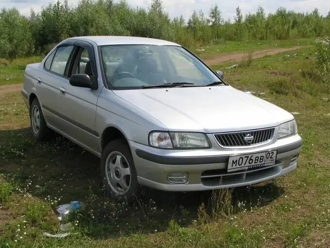 Ниссан санни край. Ниссан Санни 2000. Ниссан Санни 2000г. Nissan Sunny 2000 год. Ниссан Санни 2000 серебристый.