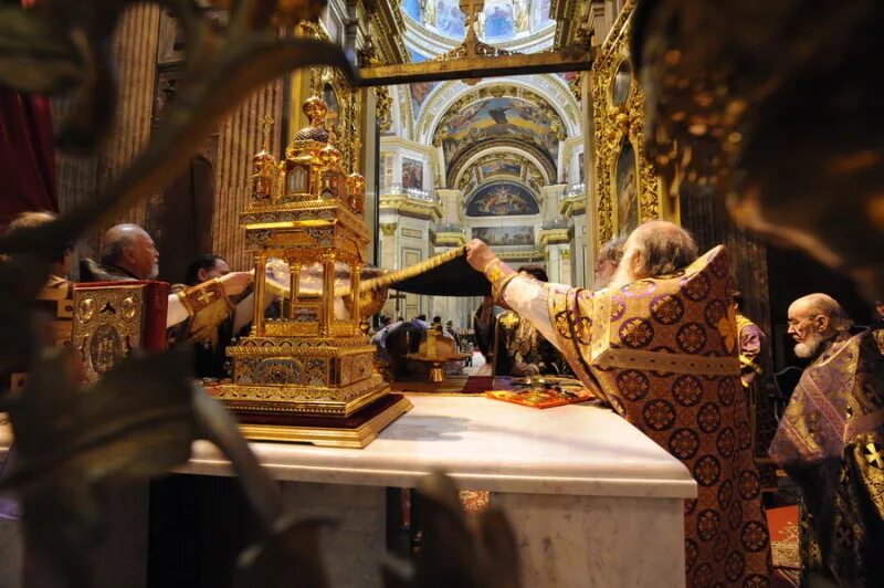 Утреня богослужение. Утренняя служба в соборе. Воскресная единая литургия 5 марта 2023г обитель рассвета. Исаакиевский собор литургия. Мужской монастырь пенза утро богослужение.