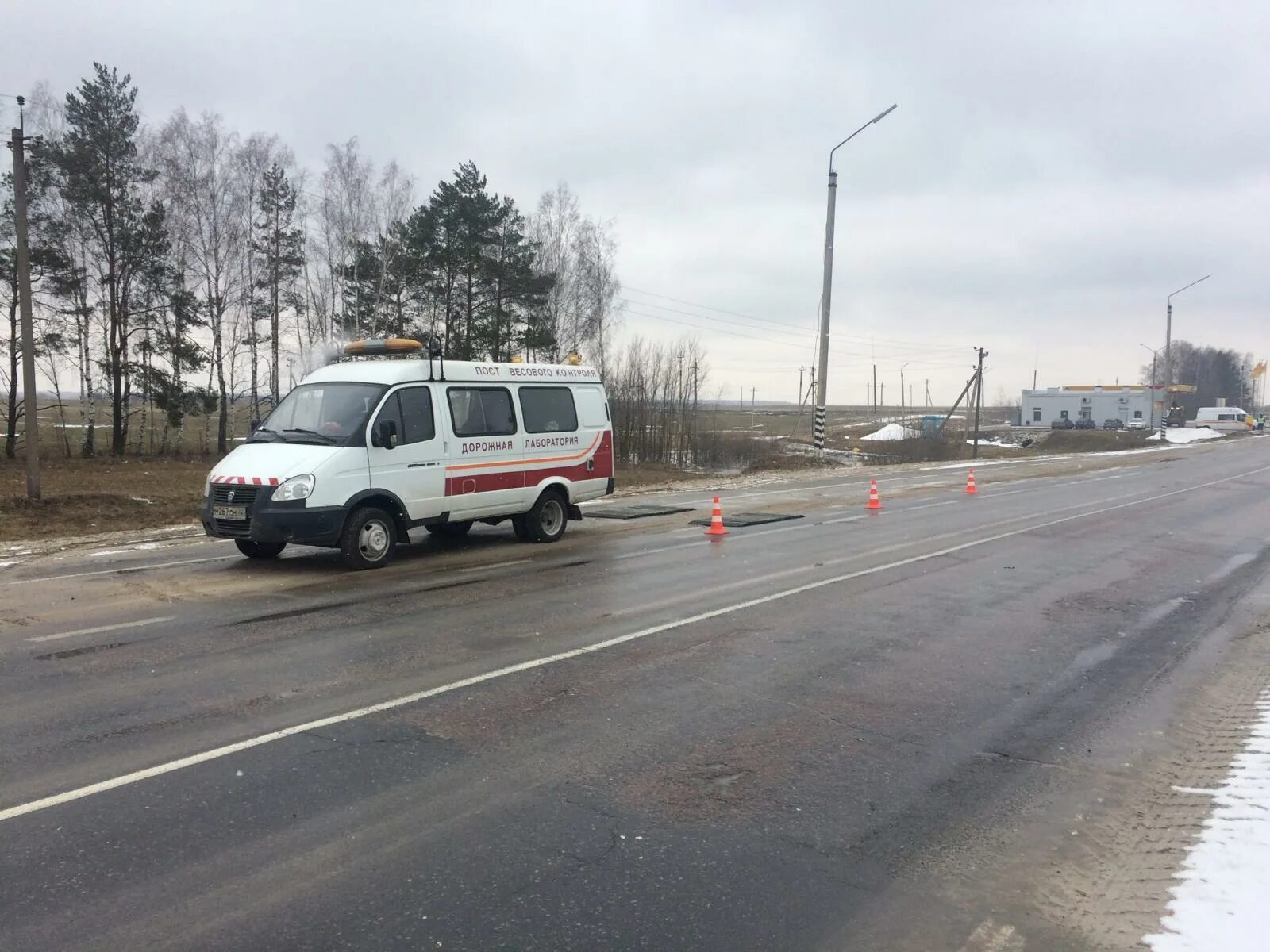 Закрытие дорог в брянской. Плохие дороги в Брянске. Управление автомобильных дорог Брянск. Весеннее закрытие дорог. Объезд весового контроля.