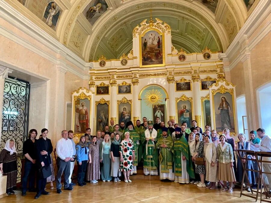 протоиерей владимир смирнов храм ильи обыденного. храм ильи пророка в обыденском переулке расписание. расписание богослужений храм илии в обыденском переулке. икона нечаянная радость в москве в храме пророка илии. храм илии пророка в обыденском переулке официальный сайт.