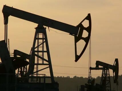 Нефть нефтяная вышка