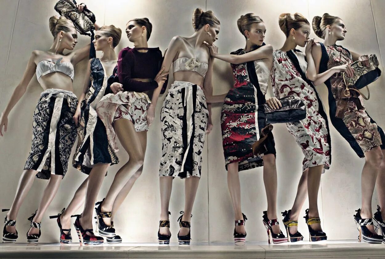 Показ дольче габбана в венеции. Зухаир мурад 2020. Показ москино 2020. Пикассо. Рози хантингтон.