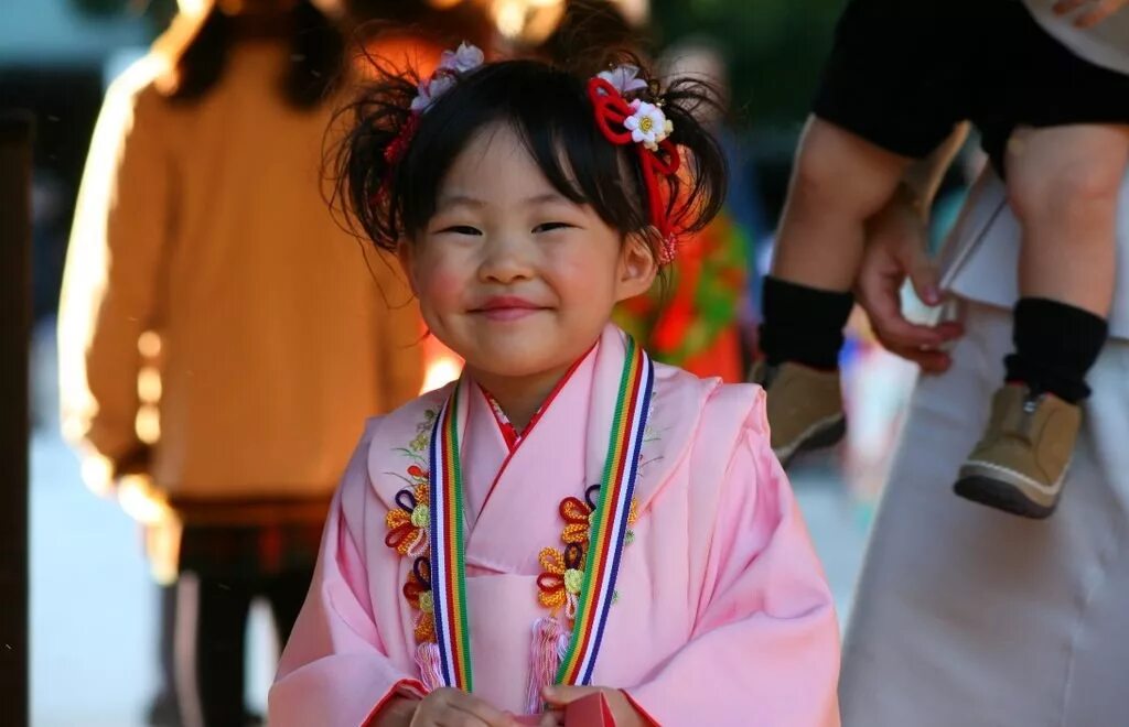 Воспитания разных народов. Япония дети. Японский народ. Жители Японии. Детям про народ Япония.