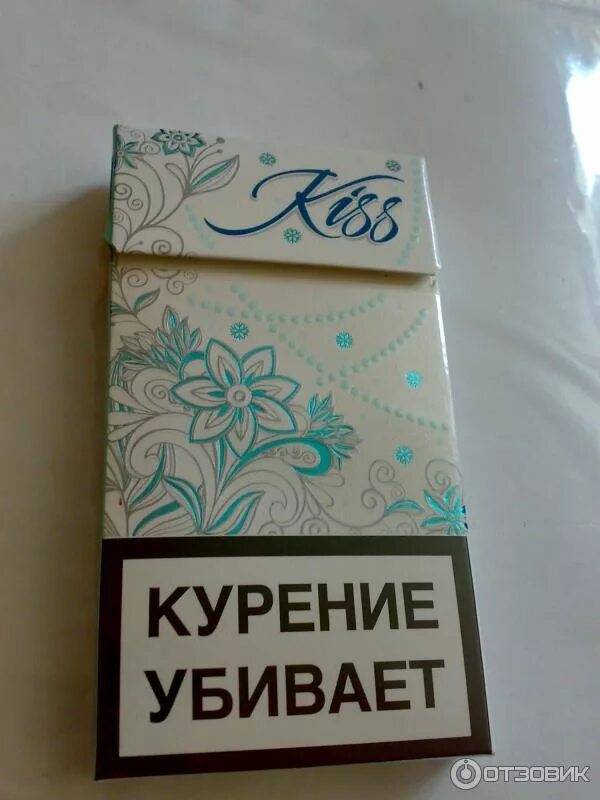 Поцелую без ментола. Сигареты Kiss Menthol. Сигареты Кисс с ментолом. Кисс клубника сигареты. Сигареты Кисс с кнопкой ментол.