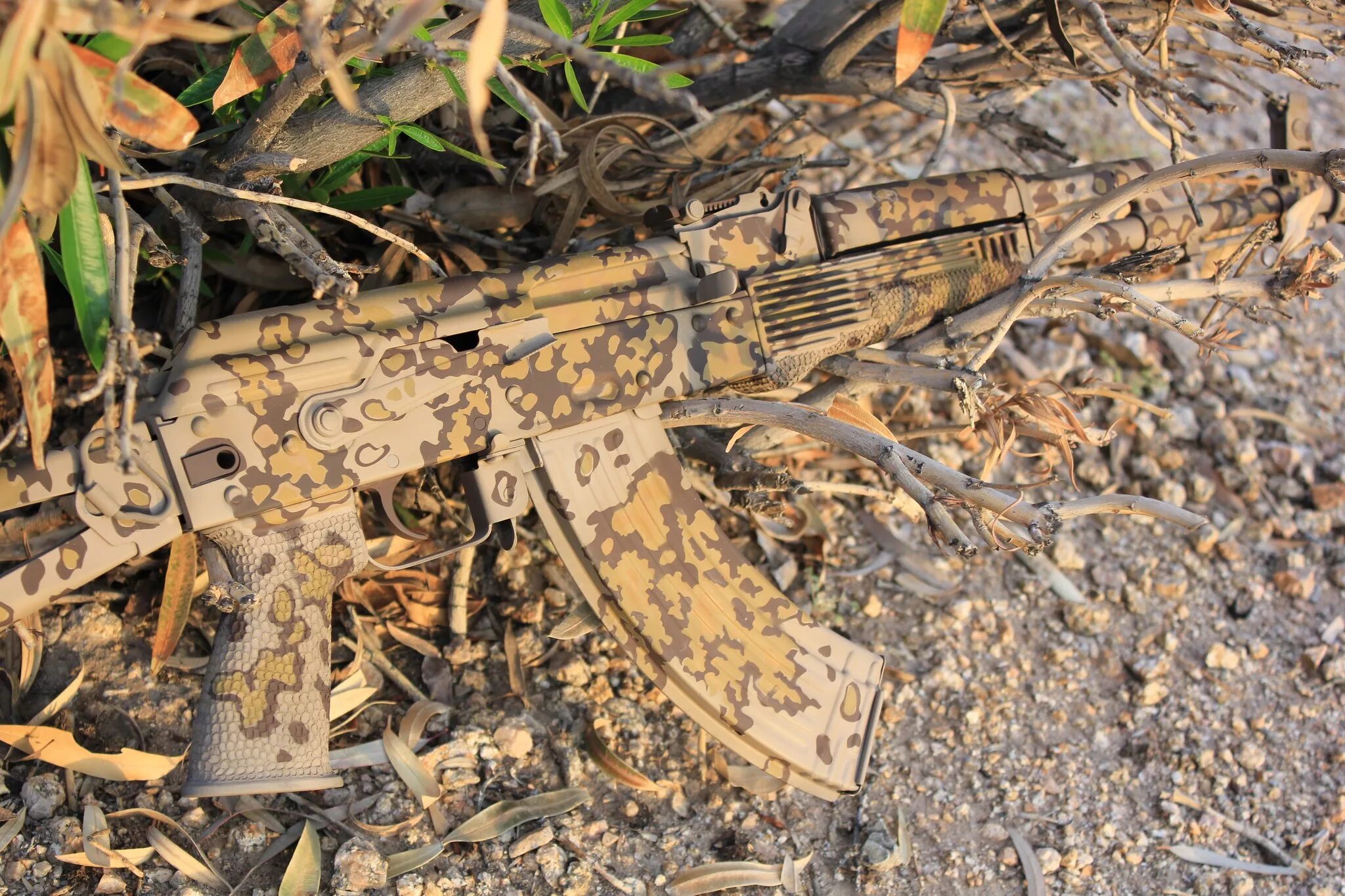 Ak 12 в камуфляже. Камуфляжный ак 47 кс го. Акс 74у камуфляж. Ak-105 камуфляж. Ак камуфляж.