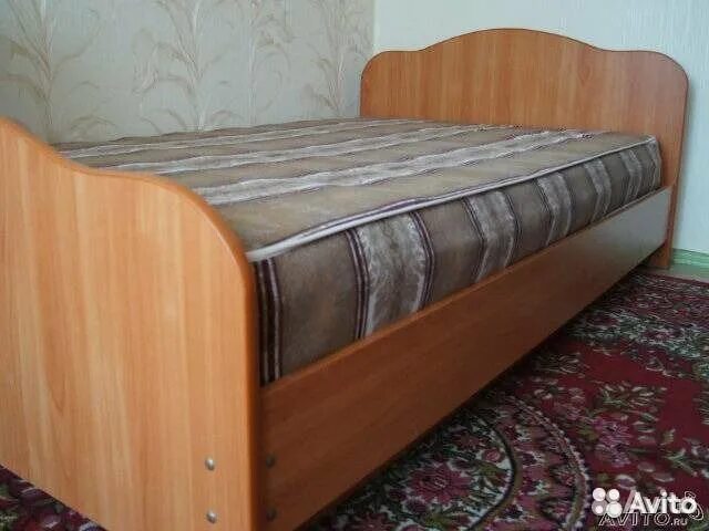 Односпальная кровать б/у. Кровать б 1. Кровати 1.5 спальные в Черемхово. Авито кровати односпальные.