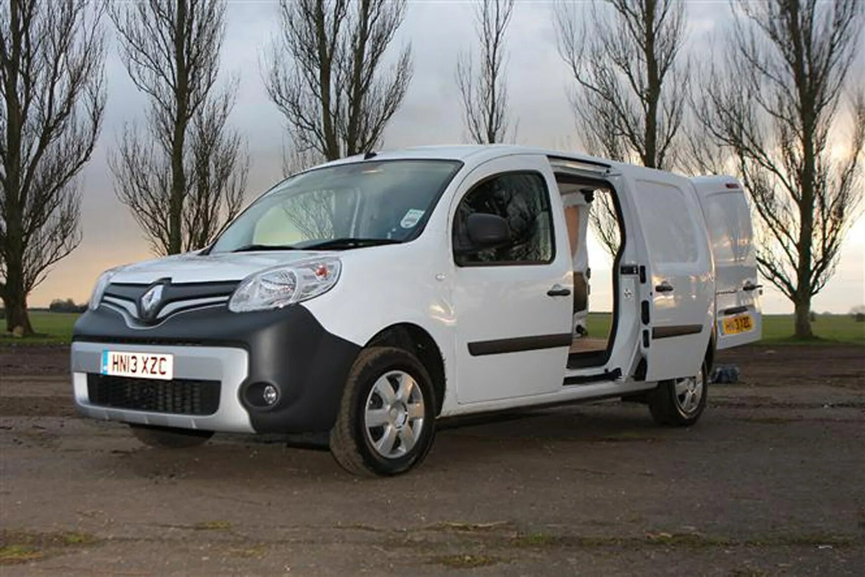 Renault бу. Renault Kangoo фургон. Рено Кангу грузовой фургон. Рено Кангу Ван. Renault Kangoo Fourgon.