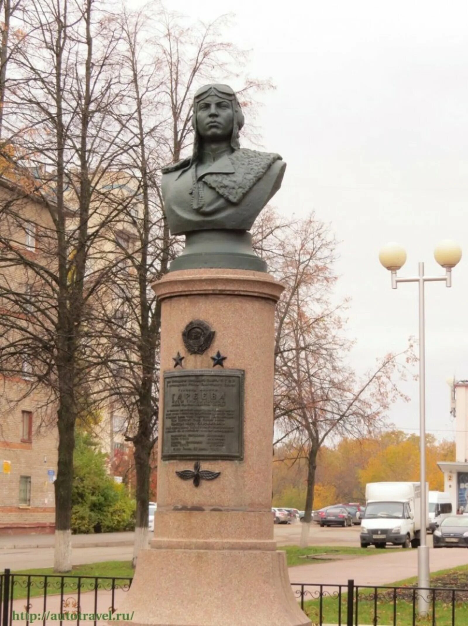 Муса гареев бульвар славы. Уфа бюст жукову. Бюст мусы гареева в уфе. Бюст пушкина уфа. Памятник аксакову в аксаково.