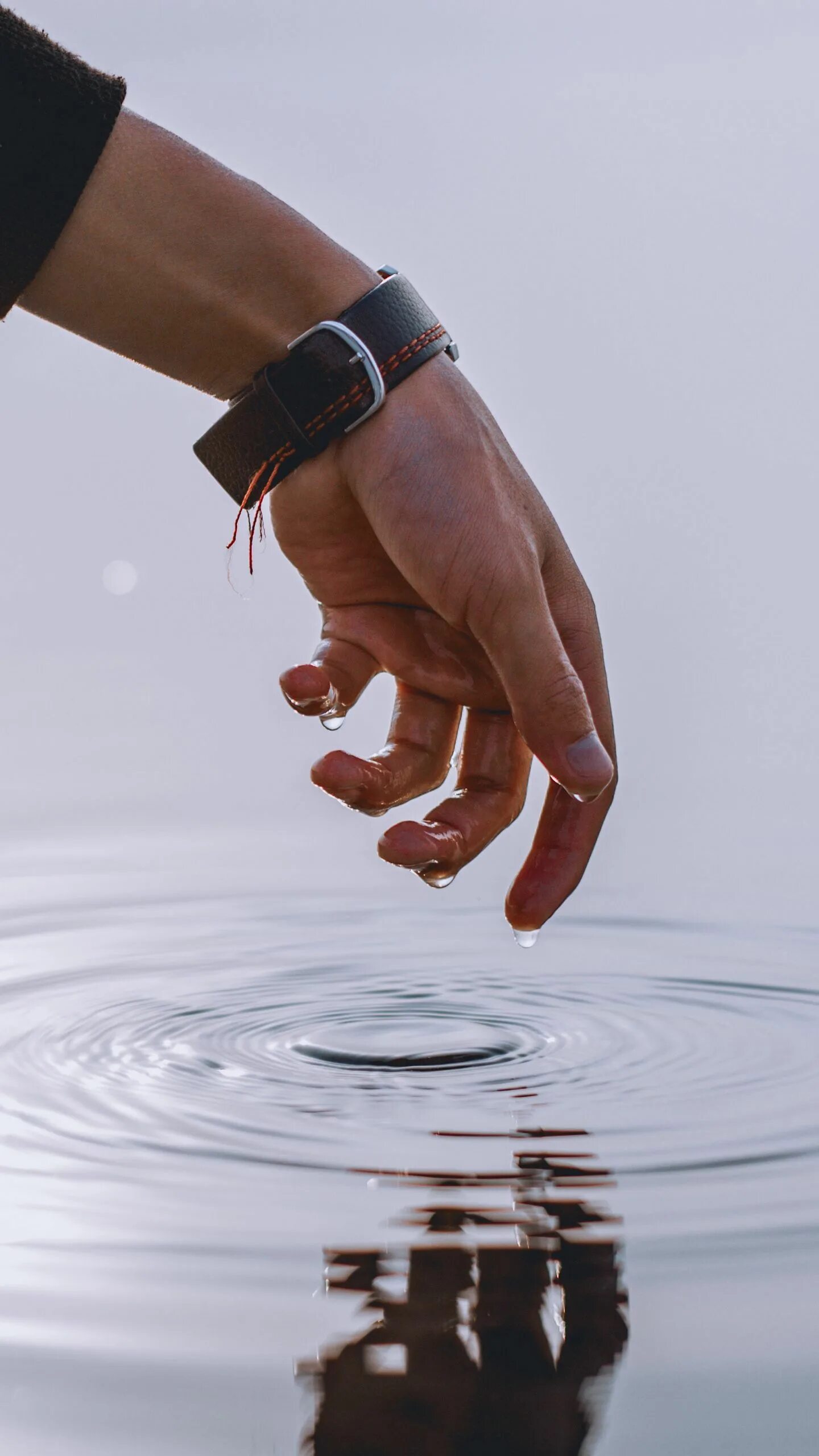 Drop hands