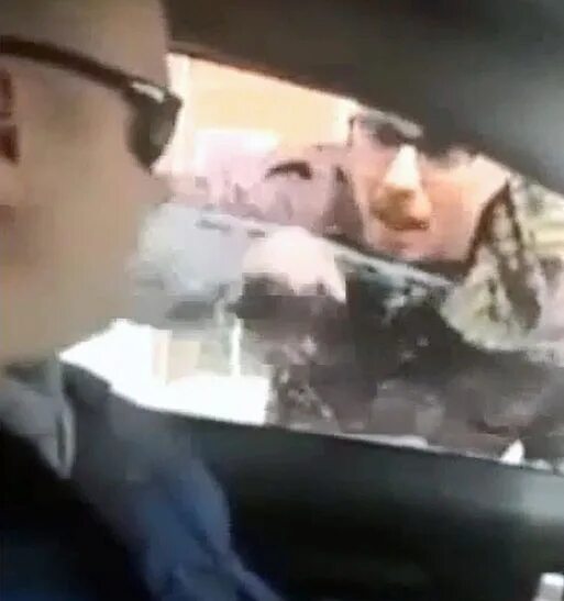 Ютуб хамы видео. Поколение хамов видео. бегун дал отпор водителям.
