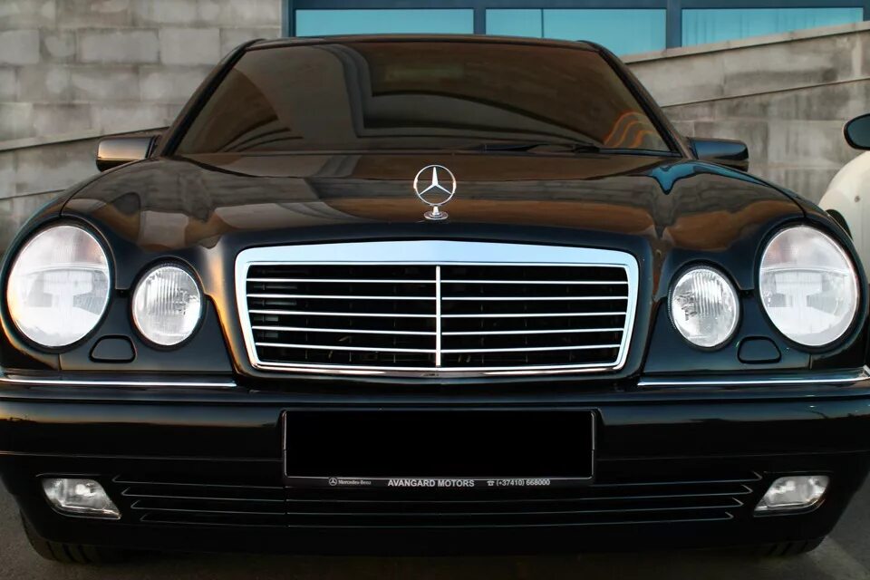 Мод w210. Мерседес бенц 210. мерседес w210. mercedes benz w210 бандитский. лупатый мерседес w210.