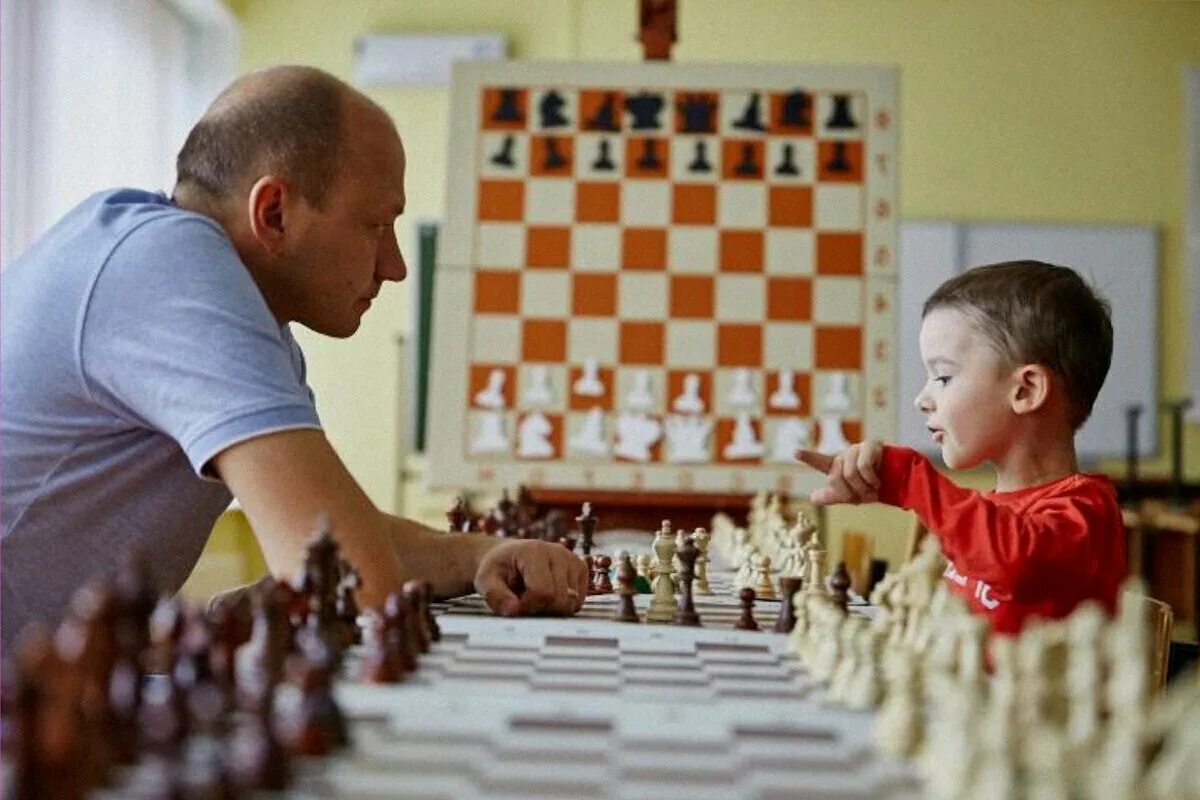 О шахмате. Шахматы для детей. Шахматы занятия для детей. Шахматы в детском саду. Ребенок шахматист.