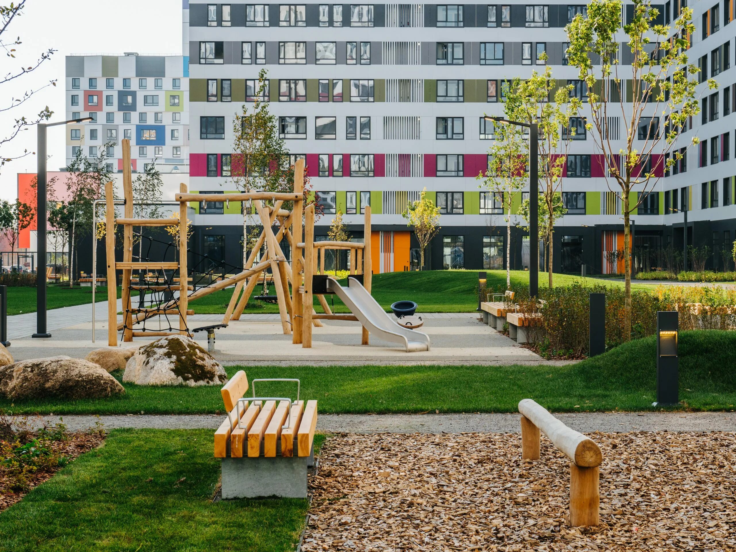 Фото двора. ЖК Green Park Москва дворы. Пик Москва двор парк. Пик Green Park двор. Пик Грин парк благоустройство.