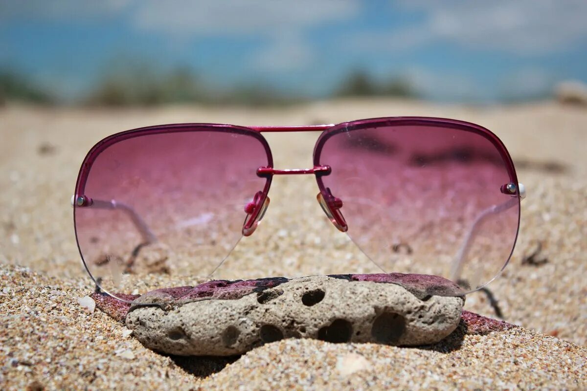 Розовые очки. Розовая Ока. Розовые солнцезащитные очки. Стильные розовые очки. Без розовых очков
