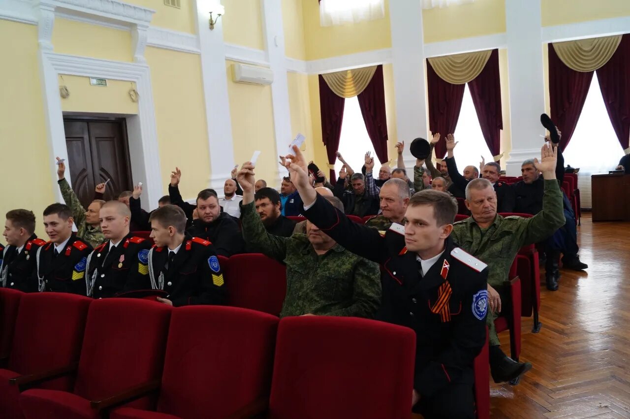 Кропоткин суд. Атаман Кропоткин. Зал Атаман Кропоткин. Здание казачества города Кропоткина. Кавказское районное казачье общество.