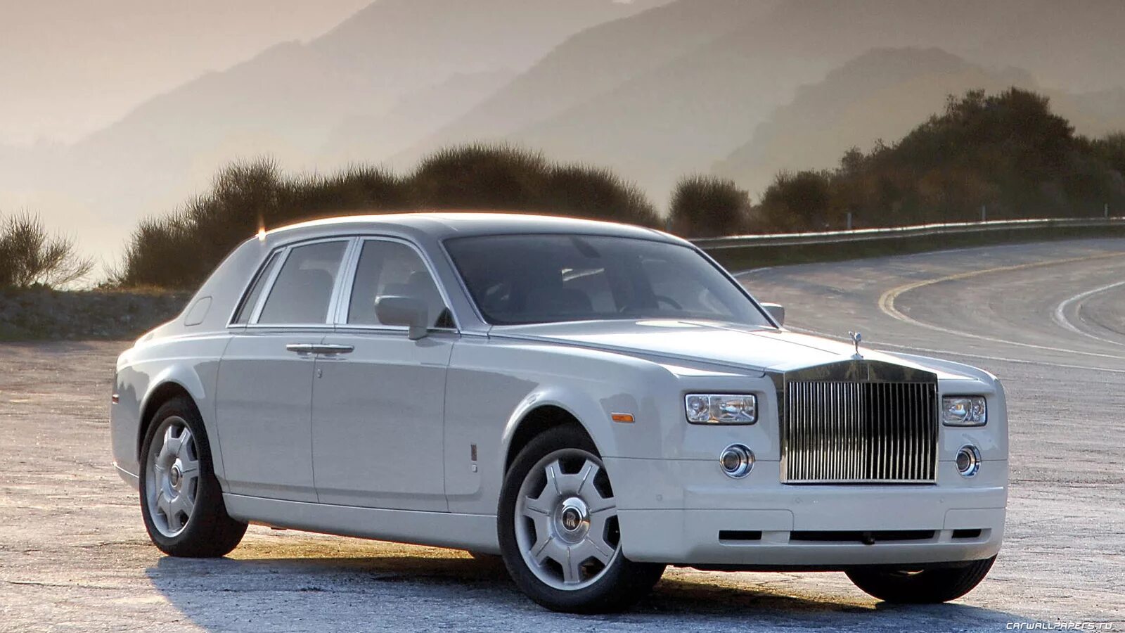 Rolls история. Rolls Royce Phantom 2006. RR Phantom 2000. Rolls Royce Phantom белый. Rolls Royce Phantom 2003.