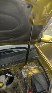 Газовые упоры дастер