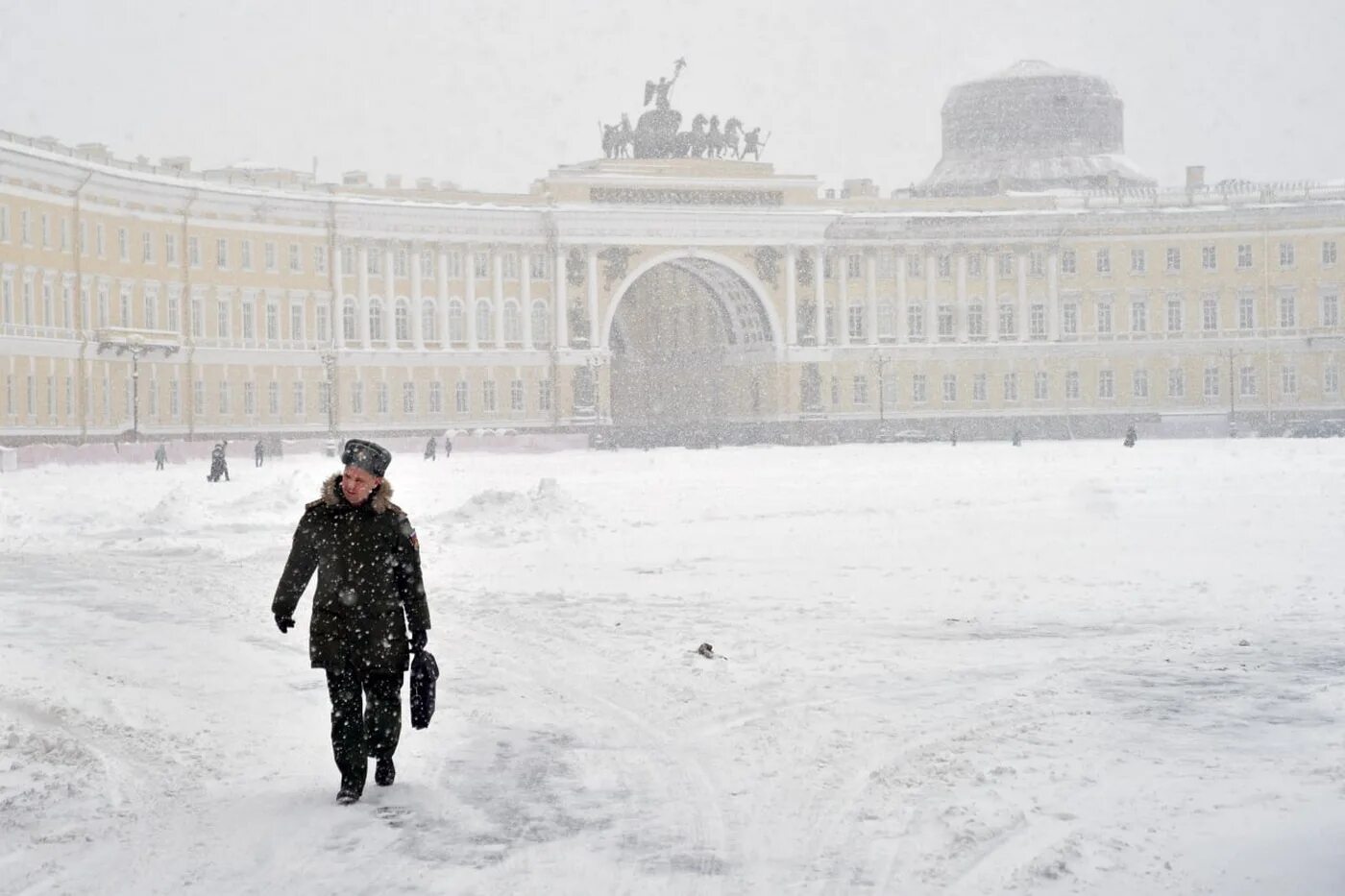 События в петербурге в ноябре 2025. Питер в ноябре фото. снег в питере. снежный питер. первый снег ноябрь питер.