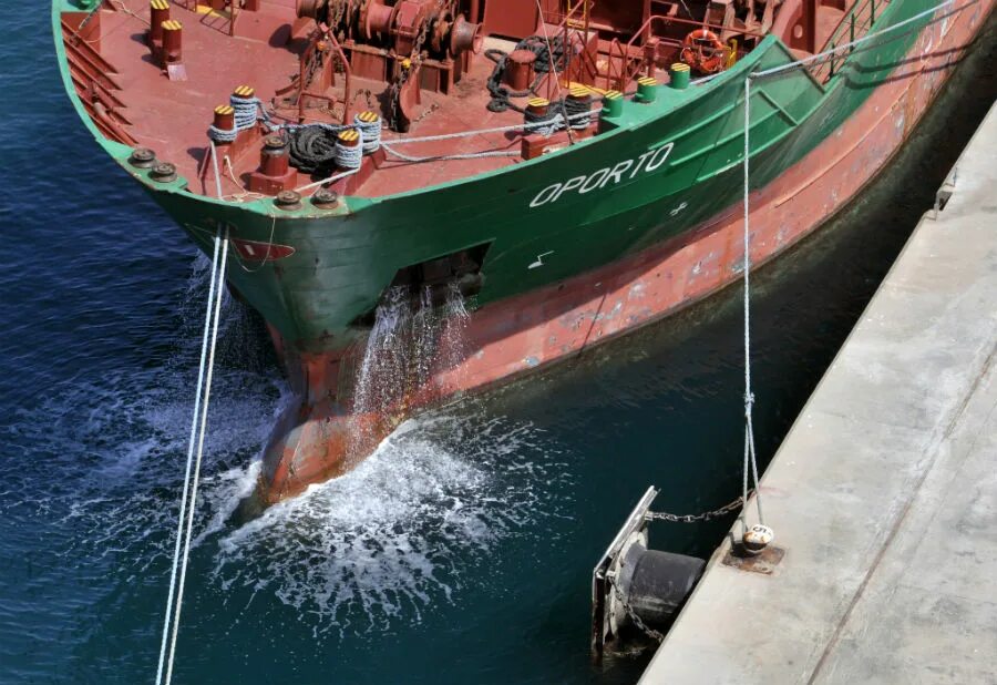 Система судно вода. Ballast water. балластные воды судов это. балласт на судах. балластная вода на танкере.