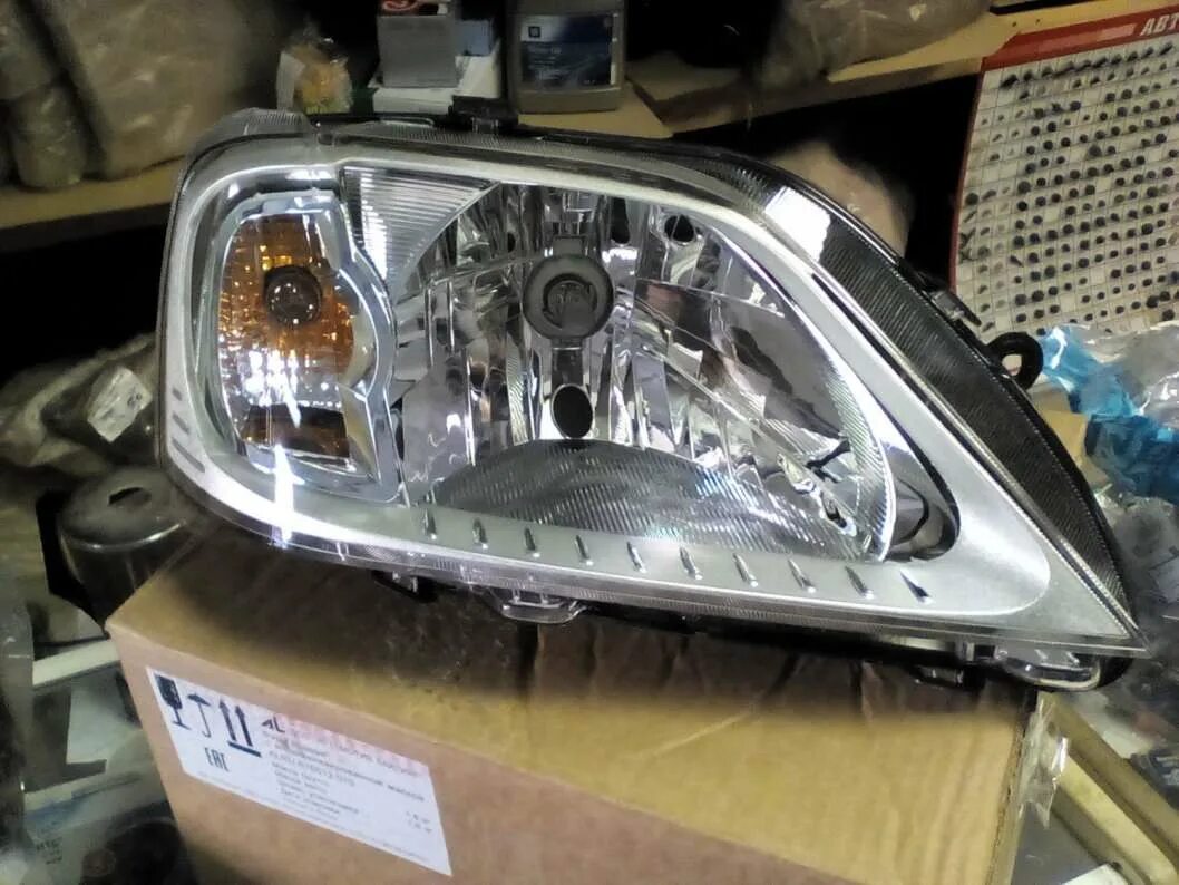 оригинальные фары рено логан. оригинальные фары рено логан. рено логан 2009 фара правая. фара левая рено логан. фара левая рено логан 2004-2009.