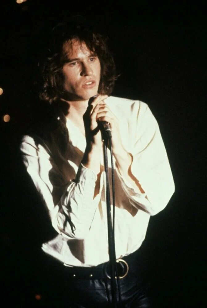 Кайл маклахлен дорз. The doors оливер стоун. Вэл килмер the doors. Дорз 1991. Вэл килмер the doors.