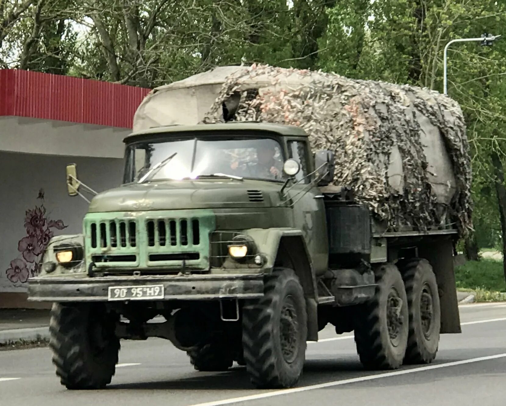 Грузовик зил 131. ЗИЛ 131 военный. ЗИЛ 131 армейский. ЗИЛ 131 военный Украина. ЗИЛ 131 колонна.