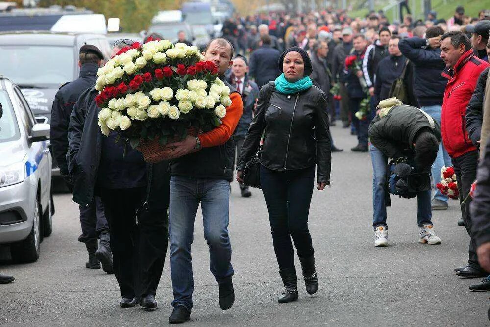 Фёдор добронравов похороны. Могила федора черенкова. Похороны олега январского. Прощание с федором черенковым. Похороны федора черенкова.