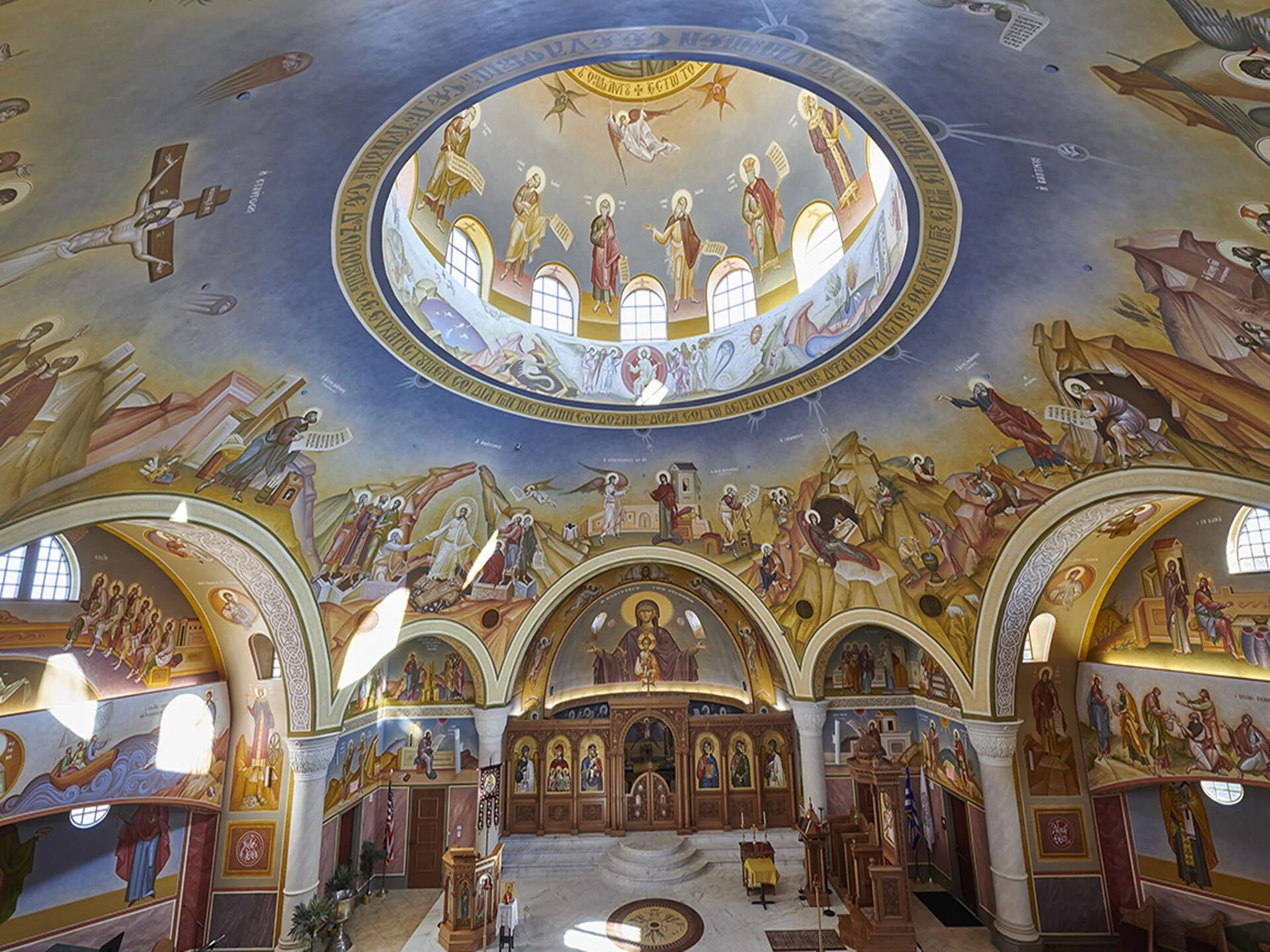 Greek Orthodox Church of St Sophia. Церковь внутри. Православный храм изнутри. Интерьер храма. Православные аналитические порталы