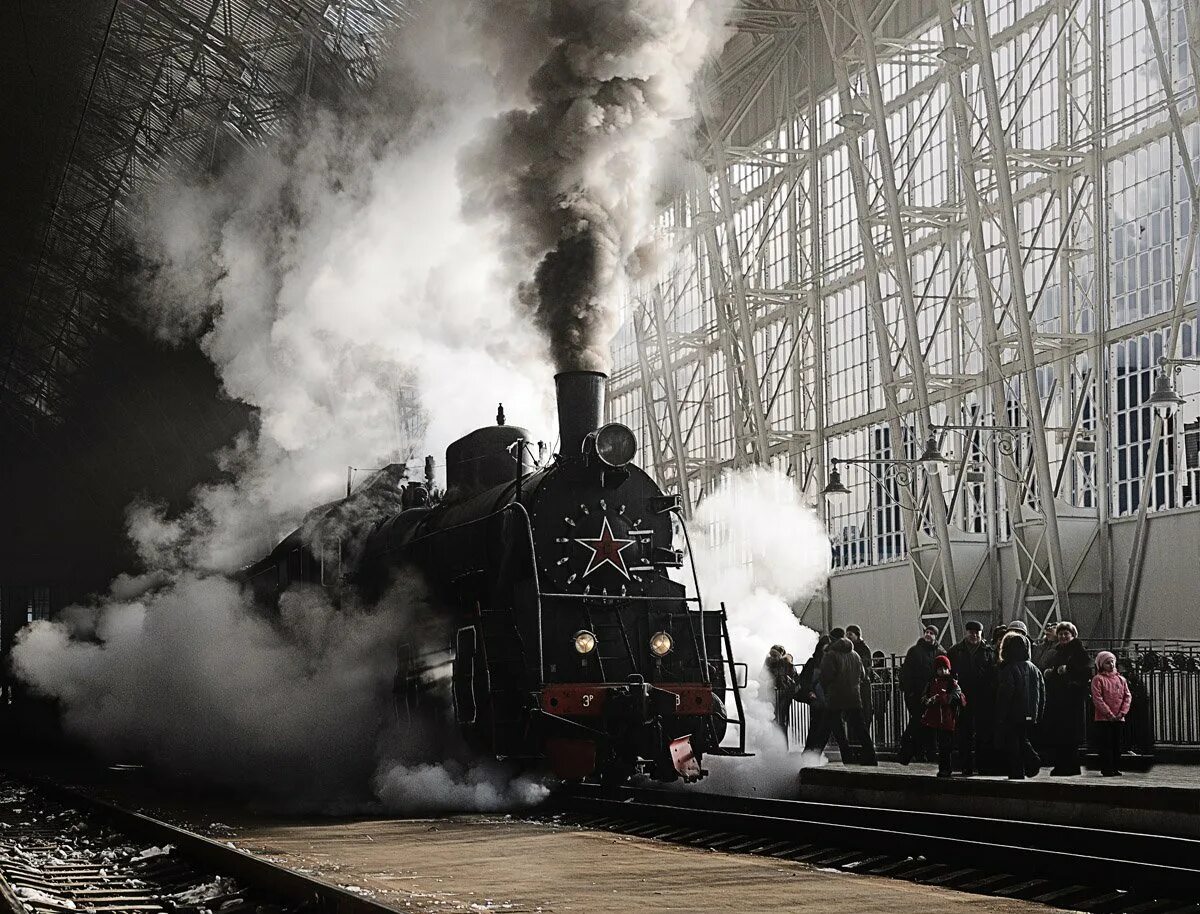 Танк паровоз. Локомотив паровоз тепловоз. Паровоз. Сидит паровоз. Сидит паровоз.