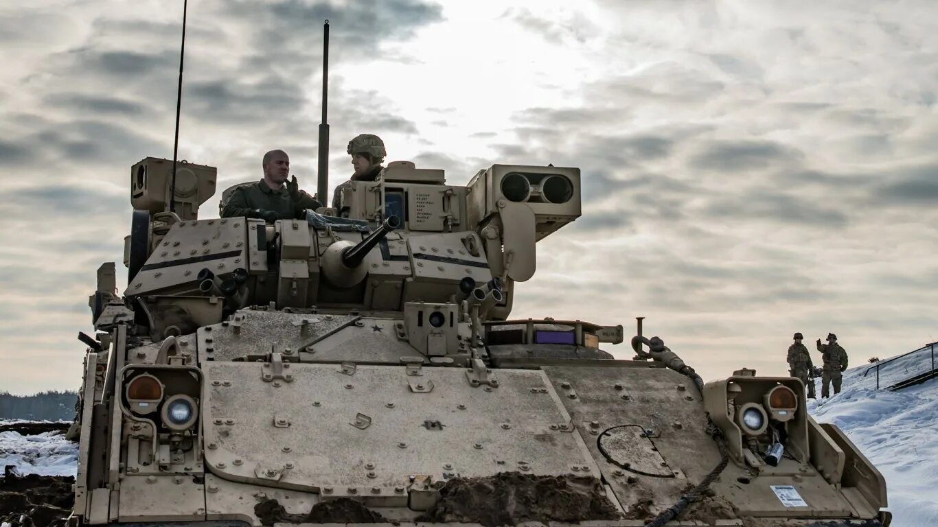 Брэдли на украине. БМП m2 Bradley. БМП m2 «Брэдли». Вооружение Бредли БМП Брэдли. БМП Брэдли на Украине.