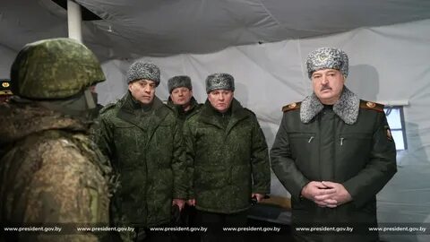 Лукашенко военное положение