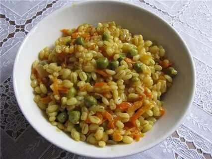 Перловая крупа с овощами