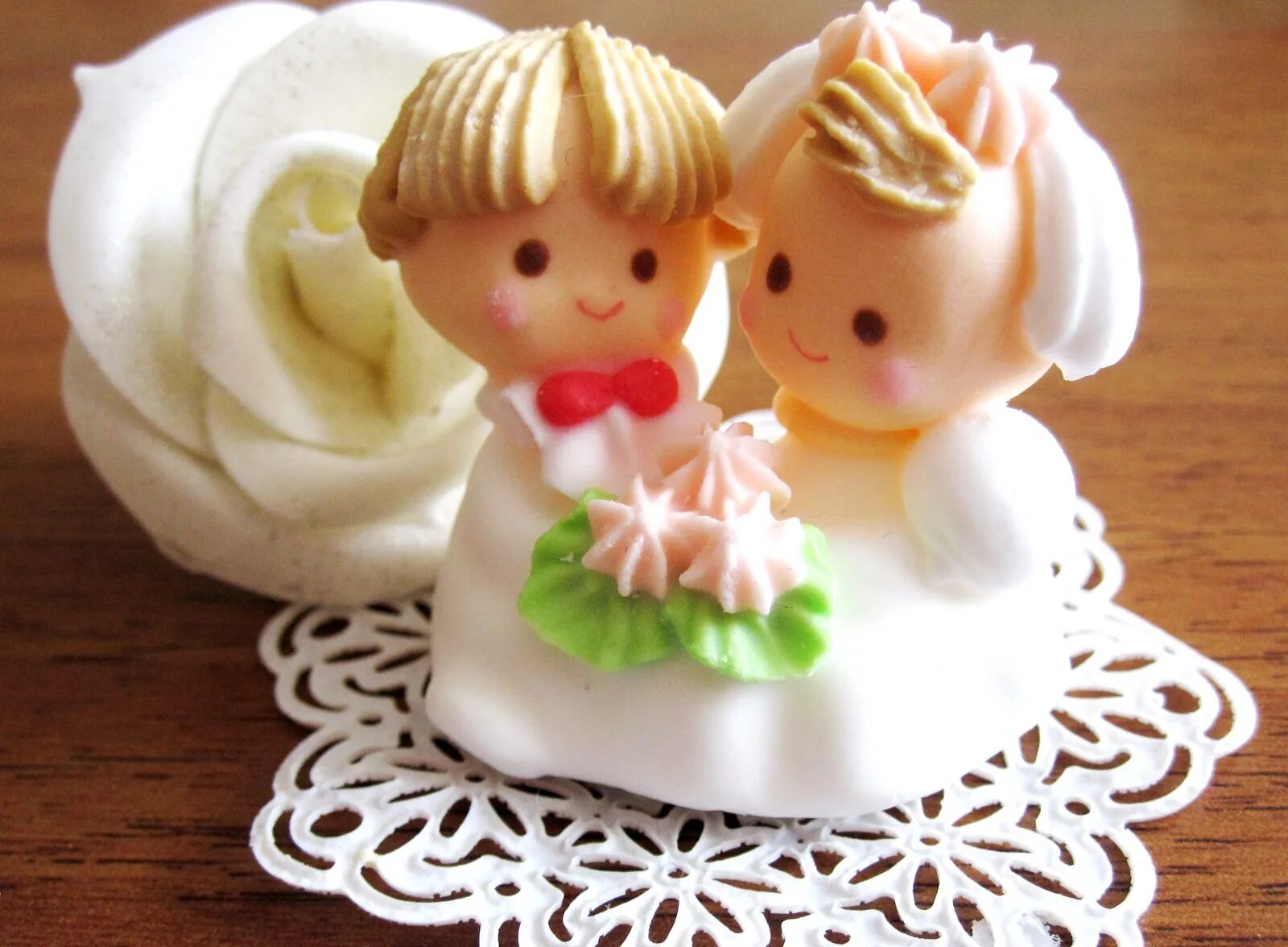 поделки из холодного фарфора. цветы из холодного фарфора. лепка из холодного фарфора. поделки из холодного фарфора. холодный фарфор цветы.