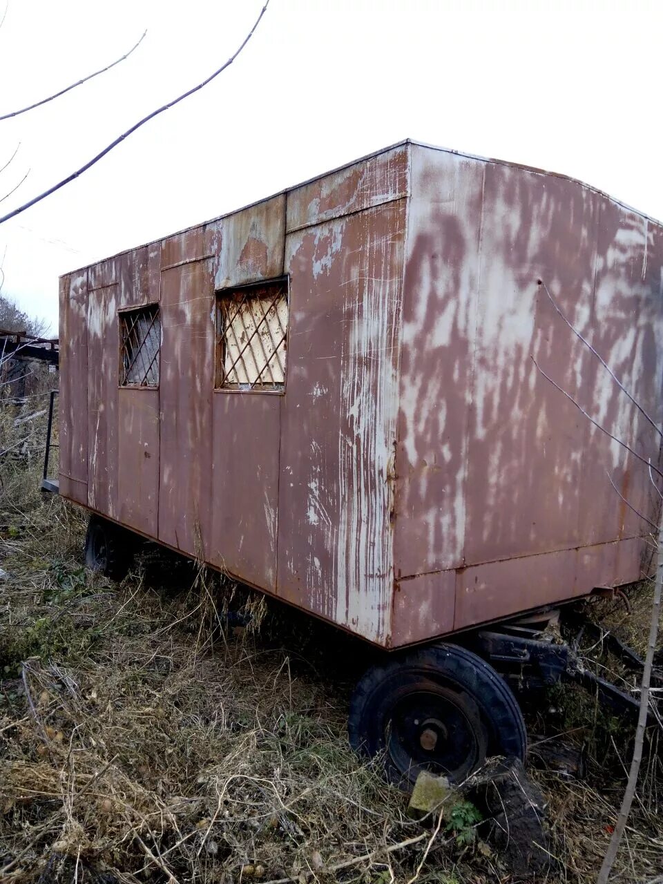 Куплю вагончик бу недорого. Балок вахтовка 6м на 3м. Прицеп бытовка. Строительный вагончик на колесах. Вагончик бытовка старый.