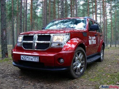 Додж нитро 2.8. Додж нитро 2.8 дизель. Dodge Nitro 2. Додж нитро 3.7 салон.