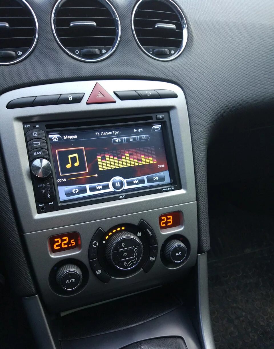 2din пежо 308. Штатная магнитола пежо 308. Peugeot 308 андроид магнитола. Магнитола на 308. Магнитола на 308.