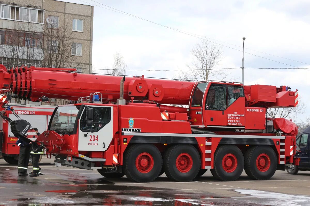 Пожарные автомобили специального назначения. Пожарный автокран Либхер. Ал-50 КАМАЗ-65115. Пожарная техника МЧС России. Пожарная техника Liebherr.