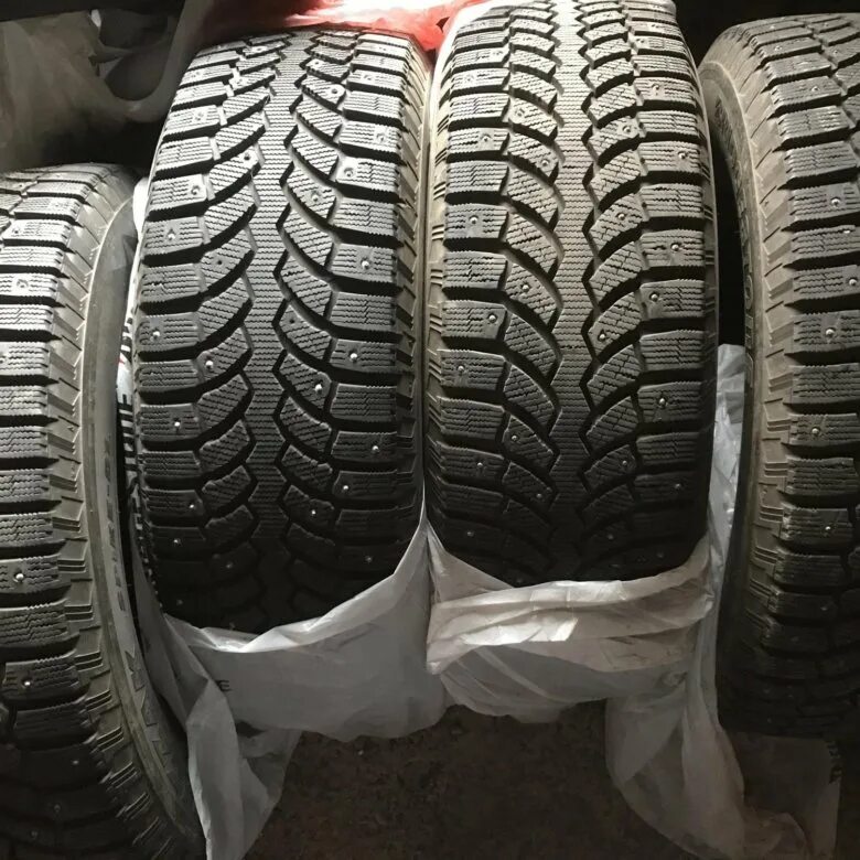 Шины бриджстоун спайк. Bridgestone Blizzak Spike-01. Bridgestone Spike 01. Близак Спайк 01. Blizzak Spike-01 жесткость.