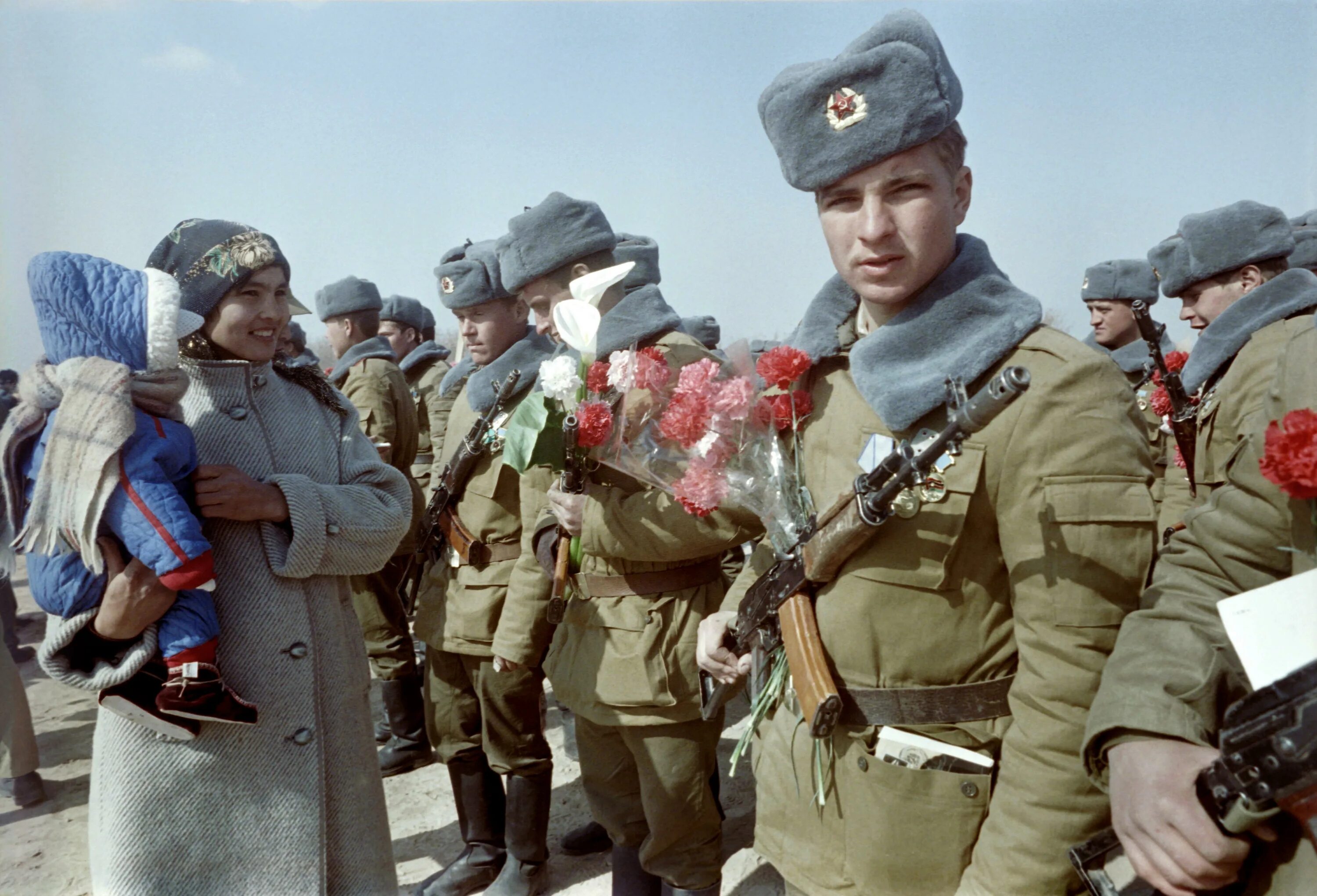 Кто начал афганскую войну. Солдаты Афганистана 1979-1989. Афганистан 1989. Воины интернационалисты Афганистана 1989. Афганистан 1979.