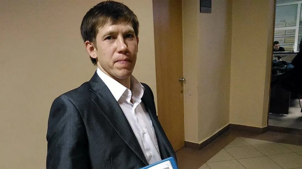 Сын экс-министра юстиции татарстана ильдар курманов. Сын мэра махачкалы. Сын экс. Сын сенатора. Курманов мидхат.