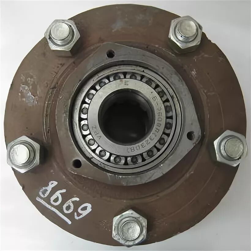 Ступица колеса переднего 70-3103010. Ступица колеса переднего 70-3103010. Ступица мтз 80. Ступица заднего колеса мтз 82. 70-3103010.