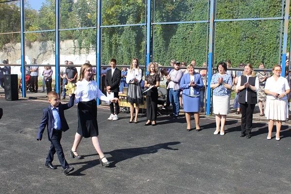 Лицей 48 калуга. Калуга учебный год. Приемка школы картинка. 46 школа калуга новая школа. Калуга учебный год.